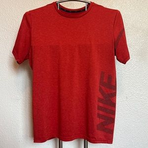 Nike Men's Dri-FIT Breathe Top Shirt Training
Size L
Red/Black